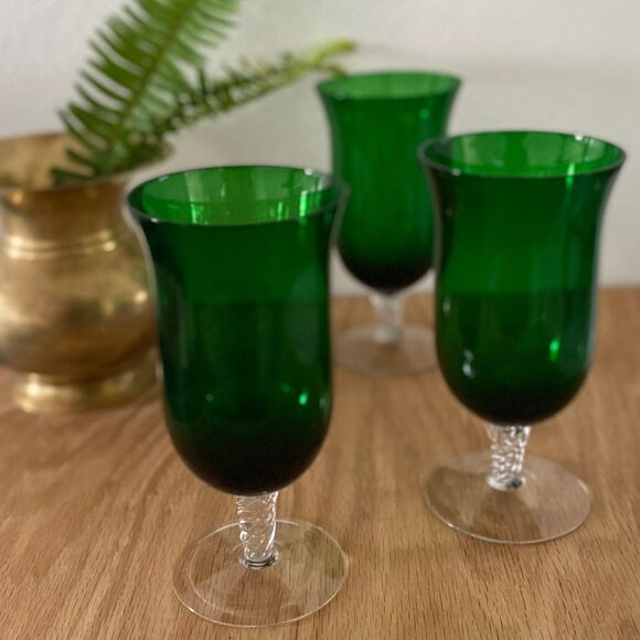 Green glasses set of 3 wine glasses Unique 7"tall - Picture 5 of 6